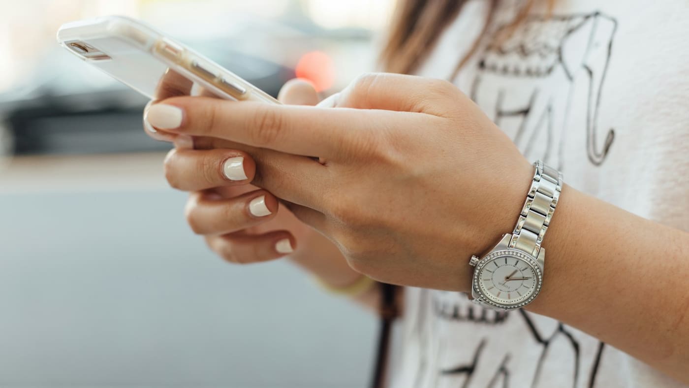 Cara Menyebar Undangan Digital lewat WhatsApp agar Sopan & Tidak Spam
