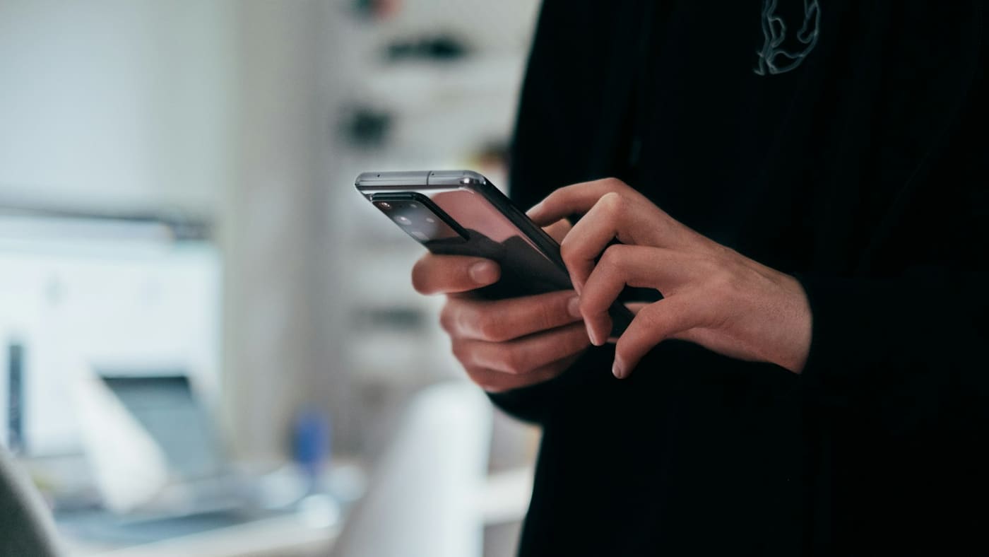 Contoh Pesan WhatsApp Undangan Pernikahan untuk Keluarga sampai Guru