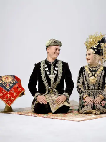 Sari & Al
